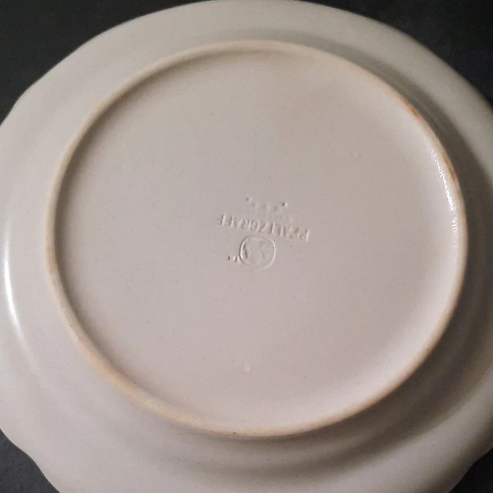 Set of 2 Pfaltzgraff White Dinner Plate with Holly and Red Berry Accents - Picture 11 of 13